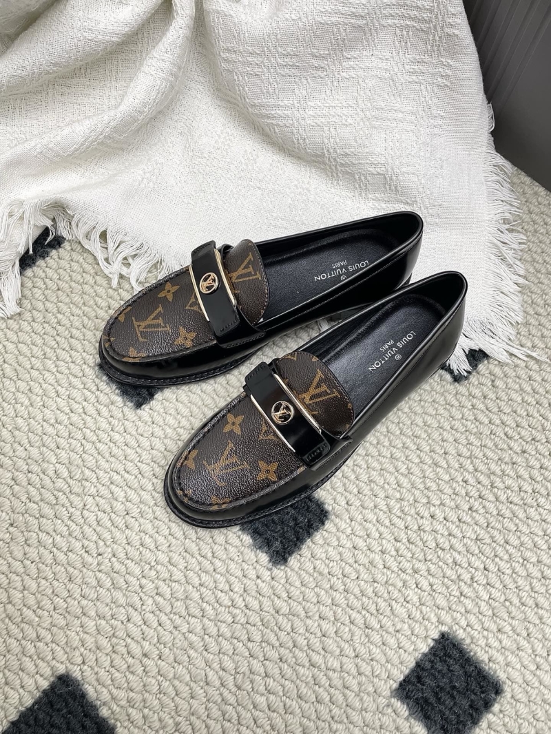 l0vis Vvtt0n loafers